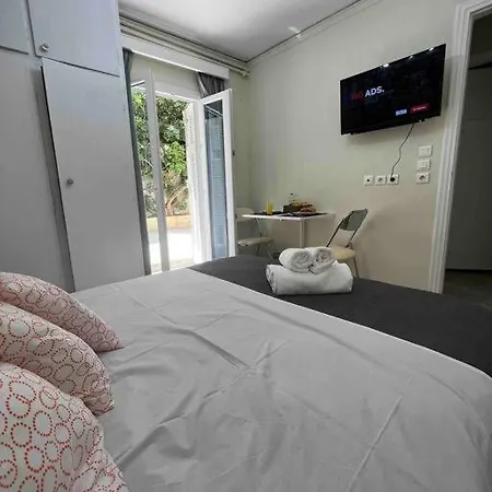 Apartment Small Hidden Gem 3' From Attiki Station *