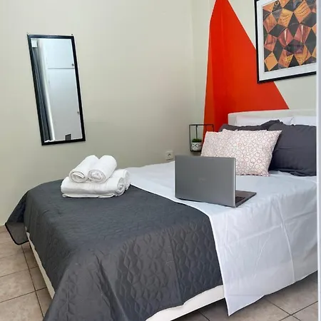 Apartment Small Hidden Gem 3' From Attiki Station Athens
